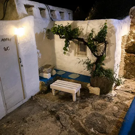 Chata Artemis Authentic Mykonian Stone House Near Super Paradise Beach (Mykonos)
